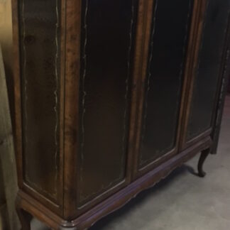 Vetrina stile Chippendale