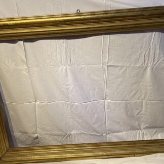 Cornice in legno dorato