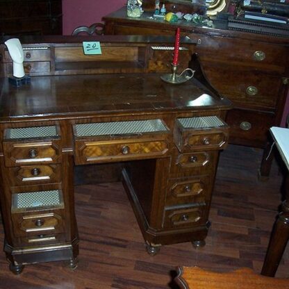 Antica scrivania  in legno di noce Epoca ‘800 - immagine 2