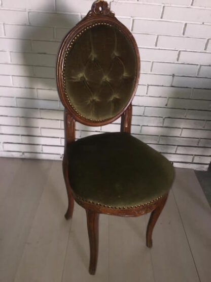 Sedia a medaglione in stile Luigi XVI in velluto