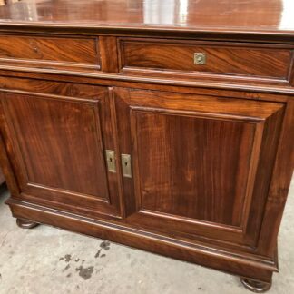 Antica credenza  in noce del XIX secolo