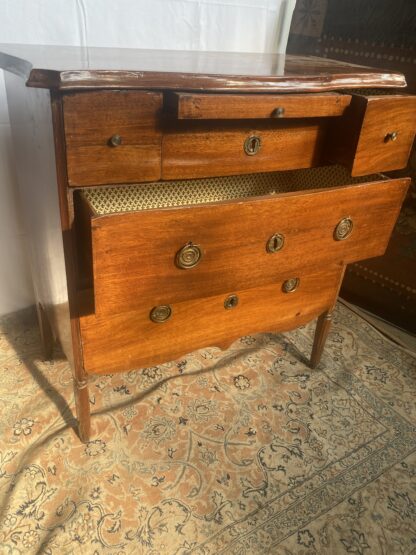 Piccolo cassettone in mogano fine ‘700 - immagine 4