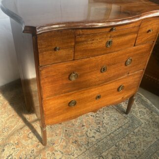 Piccolo cassettone in mogano fine ‘700