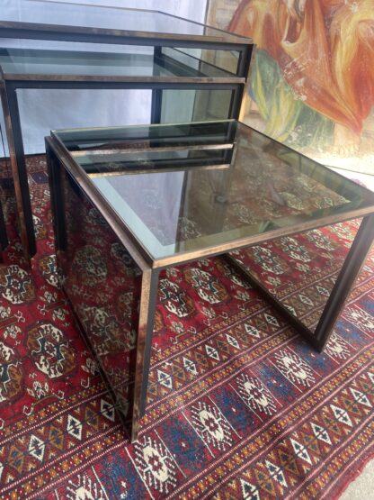 Tavolini ad incastro in ottone e vetro fumé di Renato Zevi, anni '60-'70, set di 3 - immagine 6