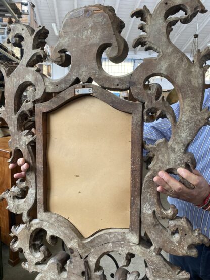 Specchiera in legno intagliata e laccata della fine del XIX secolo - immagine 4