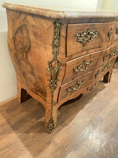 Elegante comò Luigi XV  del XIX secolo - immagine 11