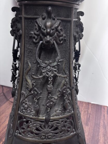 Una lampada da tavolo lanterna in bronzo giapponese rara e molto decorativa - immagine 6