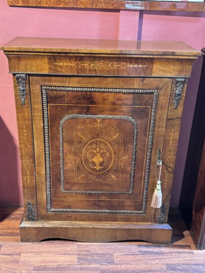 Antica credenzina  Inglese epoca Vittoriana
