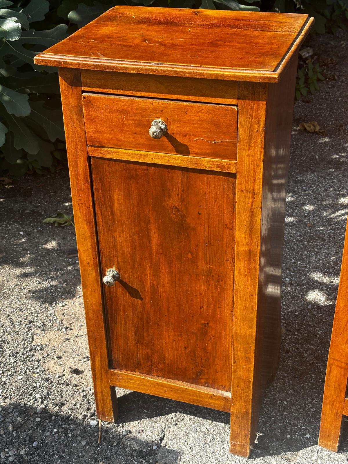 Coppia Comodini stile Arte Povera - immagine 2