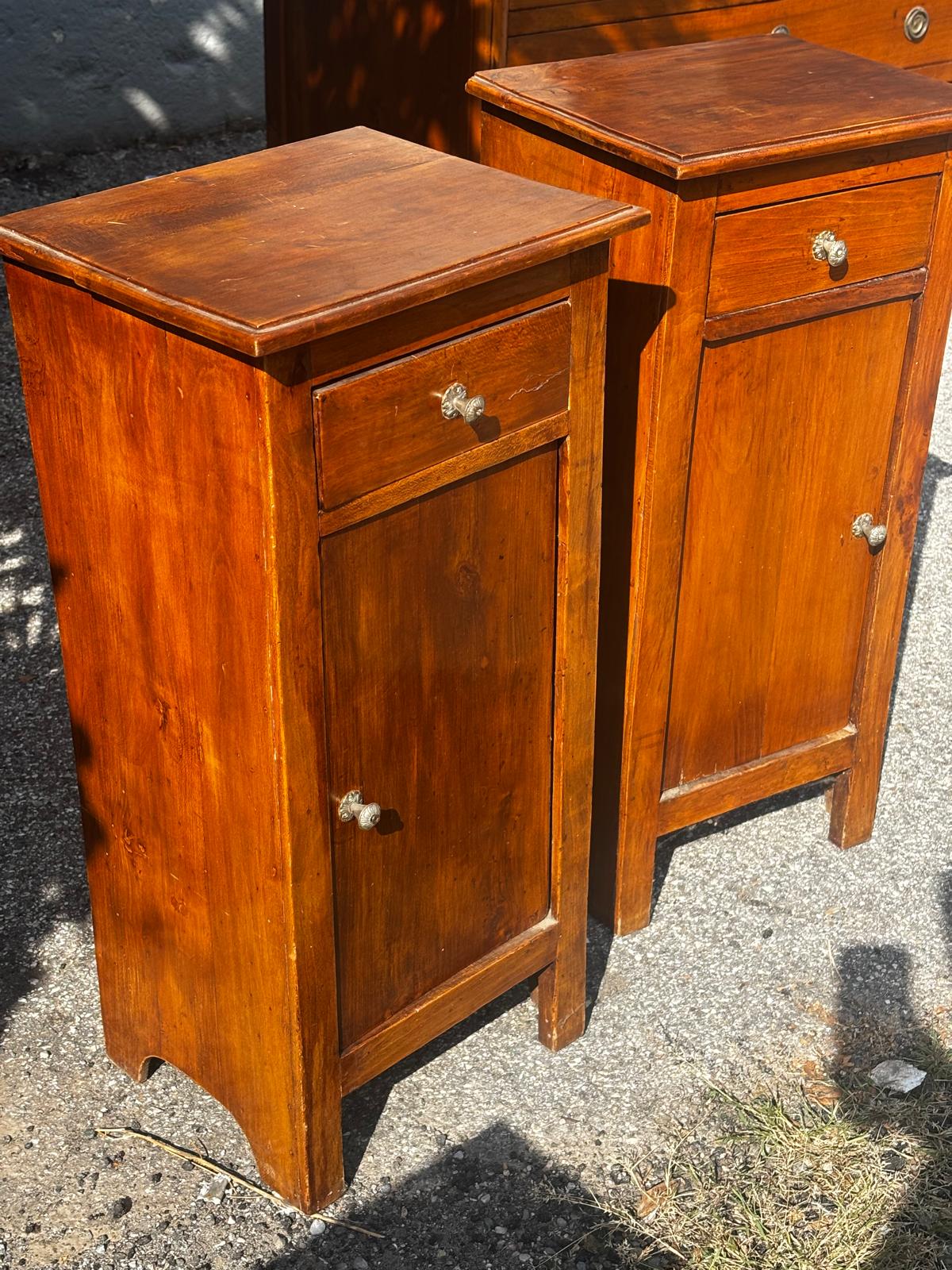 Coppia Comodini stile Arte Povera - immagine 3