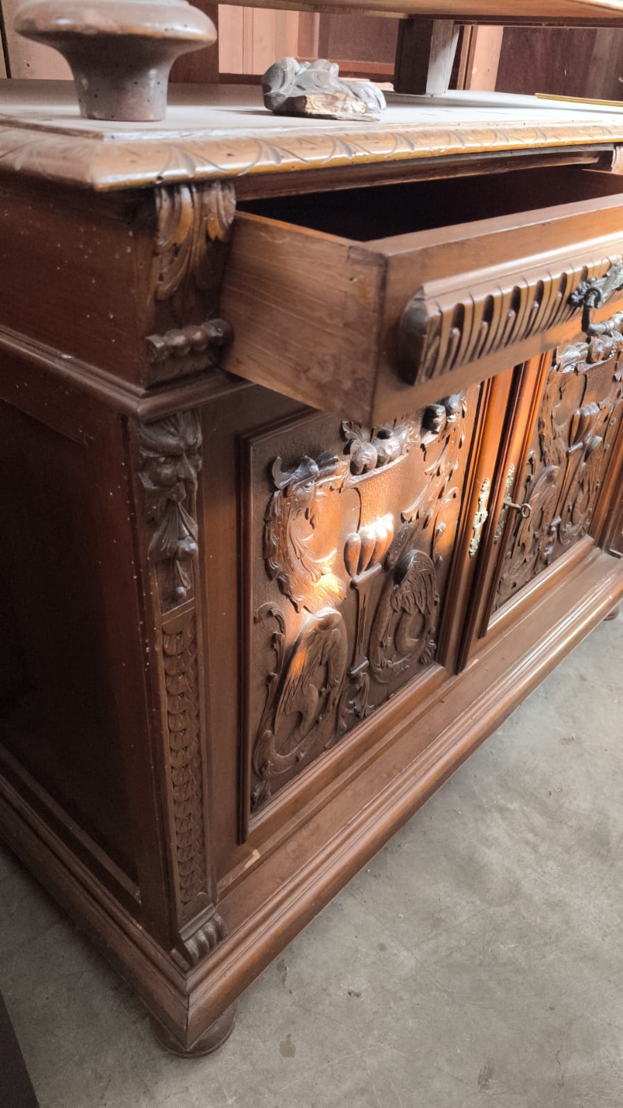 Credenza antica con alzata a vetrina – Fine '800 Stile Neorinascimentale - immagine 2