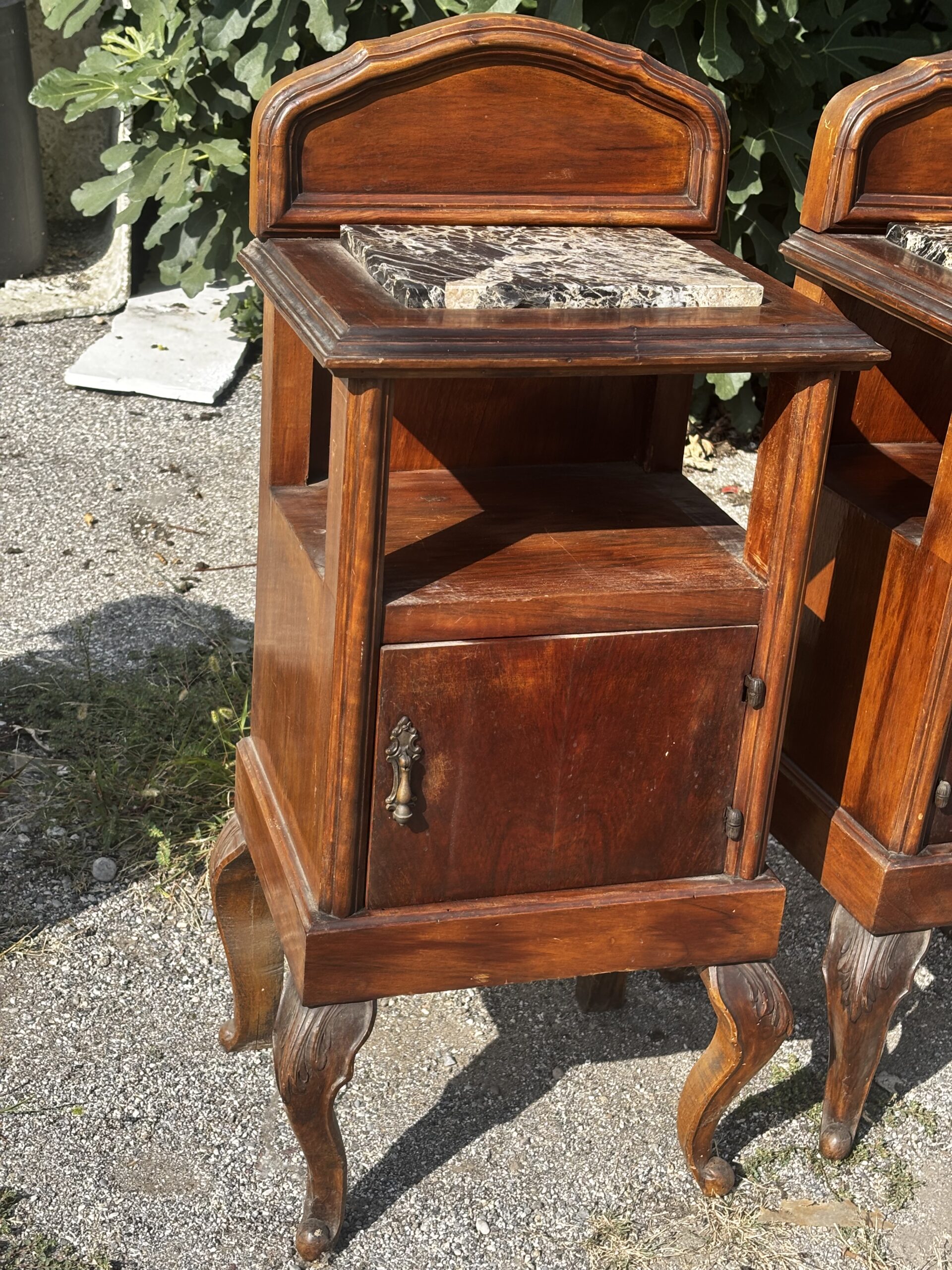 Coppia Comodini Antichi Inizio '900 in Noce e Marmo Portoro - immagine 2
